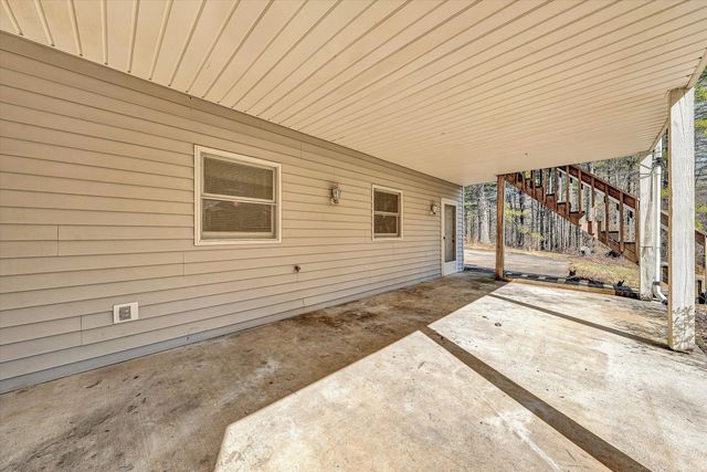 380 Countrywood LN, Rocky Mount, VA 24151