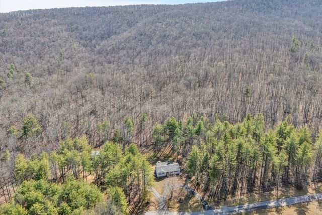 380 Countrywood LN, Rocky Mount, VA 24151