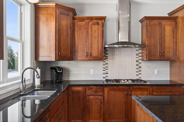 4292 Parkview Lane, Anoka, MN 55303