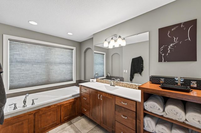 4292 Parkview Lane, Anoka, MN 55303