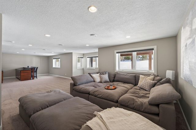 4292 Parkview Lane, Anoka, MN 55303