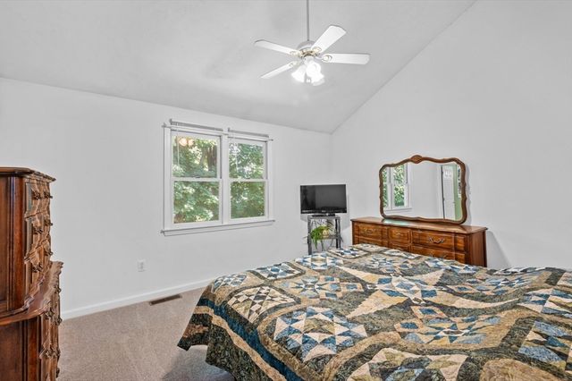 11 Fleming St, Lowell, MA 01851