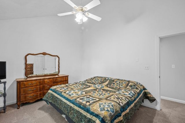 11 Fleming St, Lowell, MA 01851