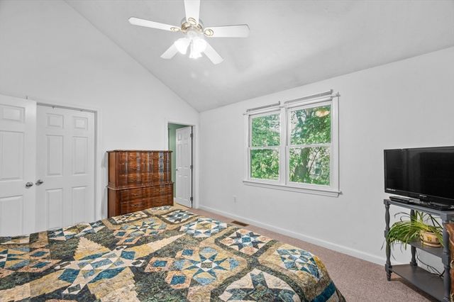 11 Fleming St, Lowell, MA 01851