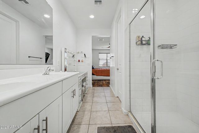4386 W SUNCUP Drive, San Tan Valley, AZ 85144