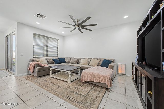 4386 W SUNCUP Drive, San Tan Valley, AZ 85144