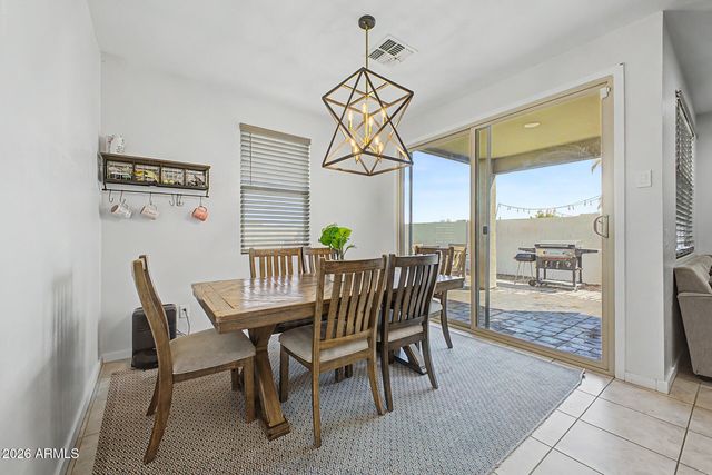 4386 W SUNCUP Drive, San Tan Valley, AZ 85144