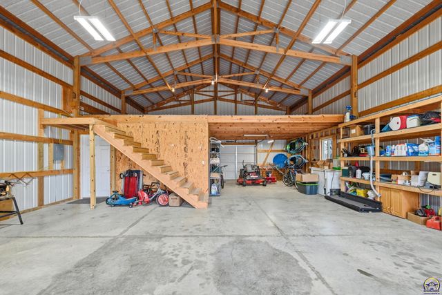 835 NE 62nd St, Topeka, KS 66617