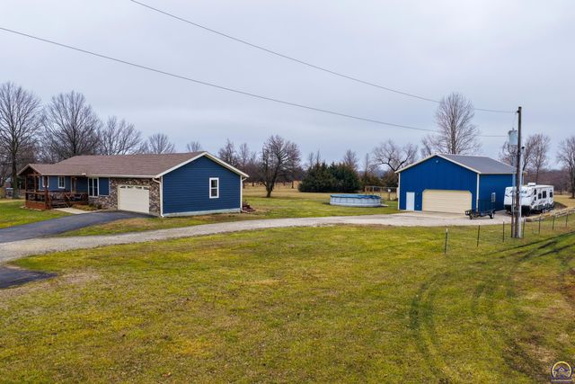 835 NE 62nd St, Topeka, KS 66617