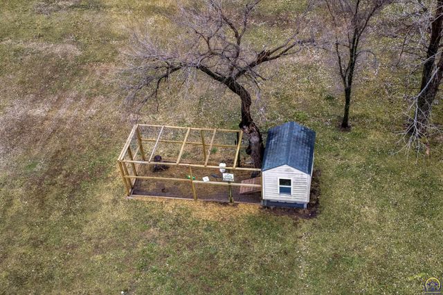 835 NE 62nd St, Topeka, KS 66617