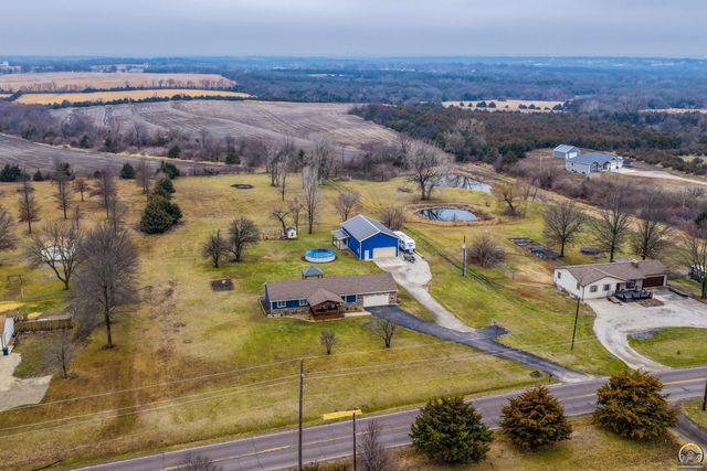 835 NE 62nd St, Topeka, KS 66617