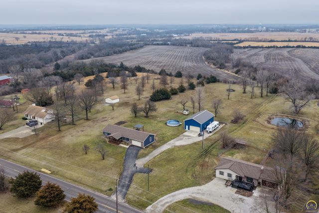 835 NE 62nd St, Topeka, KS 66617