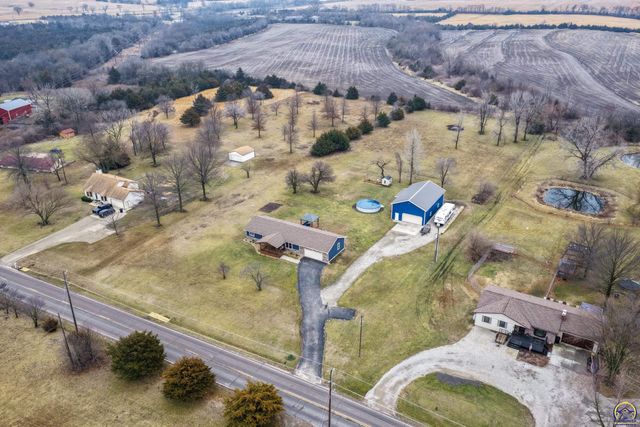 835 NE 62nd St, Topeka, KS 66617