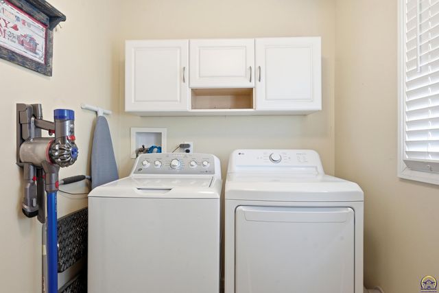 835 NE 62nd St, Topeka, KS 66617