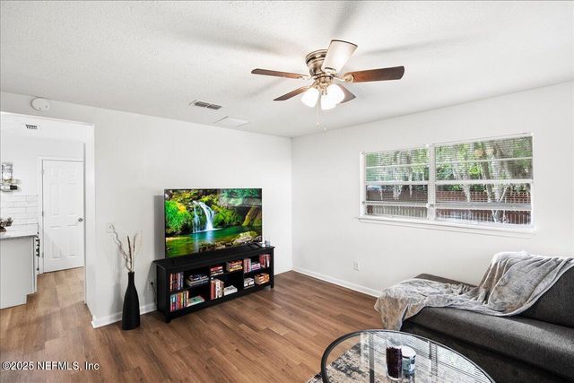 7488 DEEPWOOD Drive S, Jacksonville, FL 32244