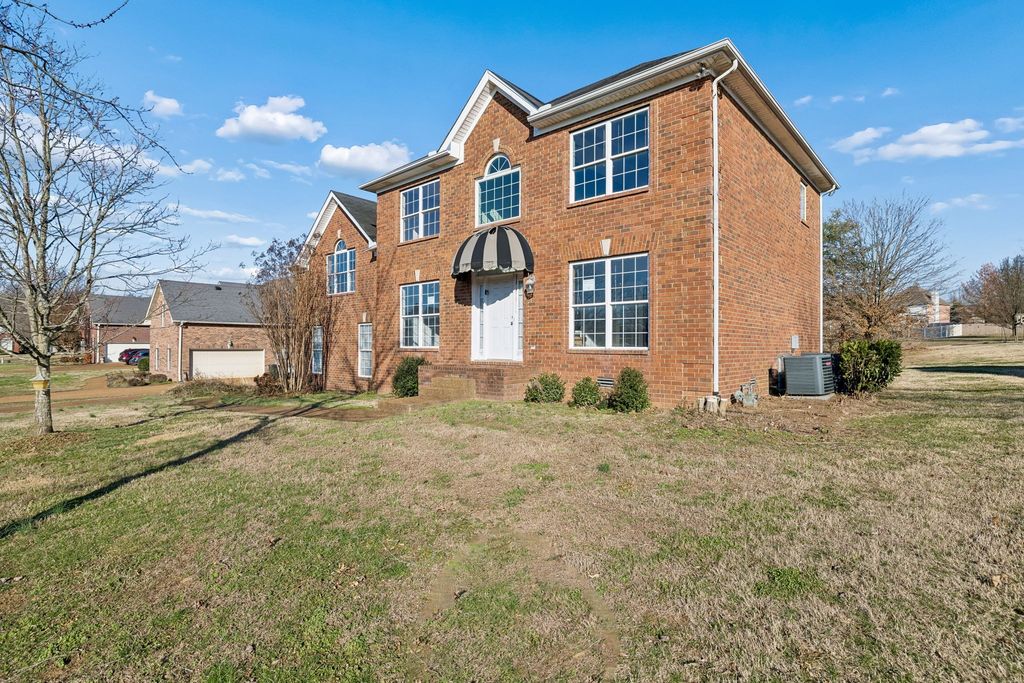 138 Huntington Pl, Hendersonville, TN 37075