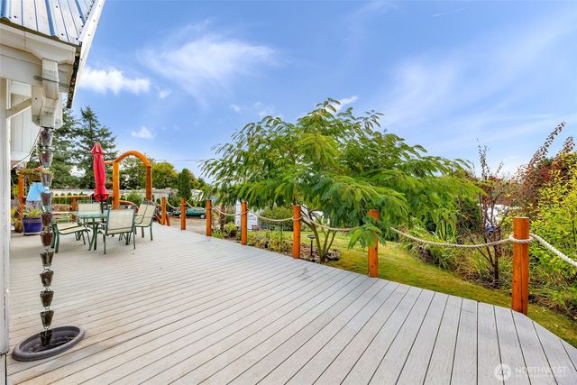 8415 Donald Way, Blaine, WA 98230