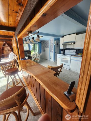 8415 Donald Way, Blaine, WA 98230