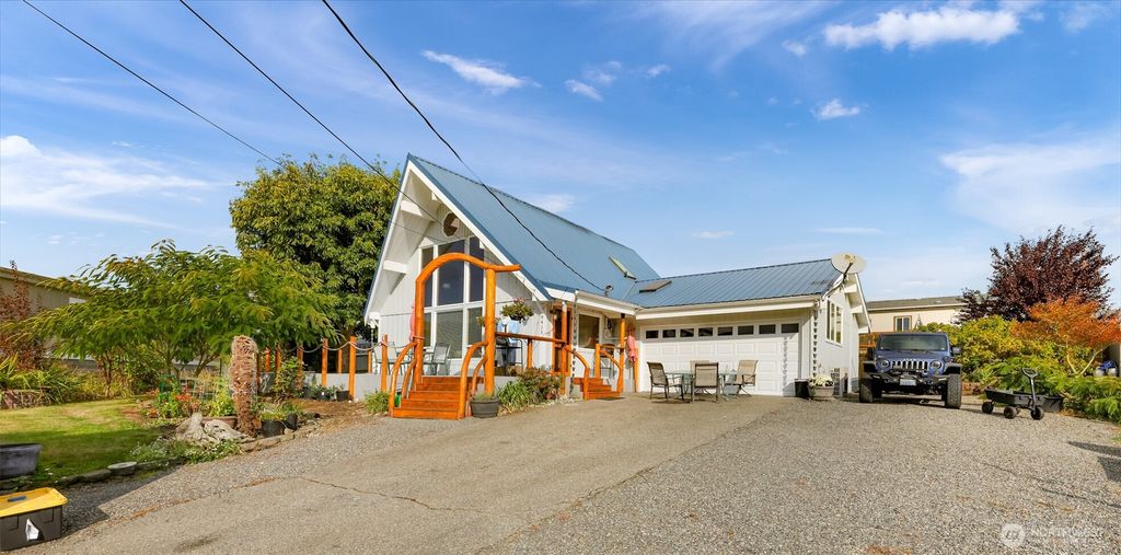 8415 Donald Way, Blaine, WA 98230