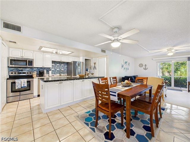 232 Palm DR 47-5, Naples, FL 34112