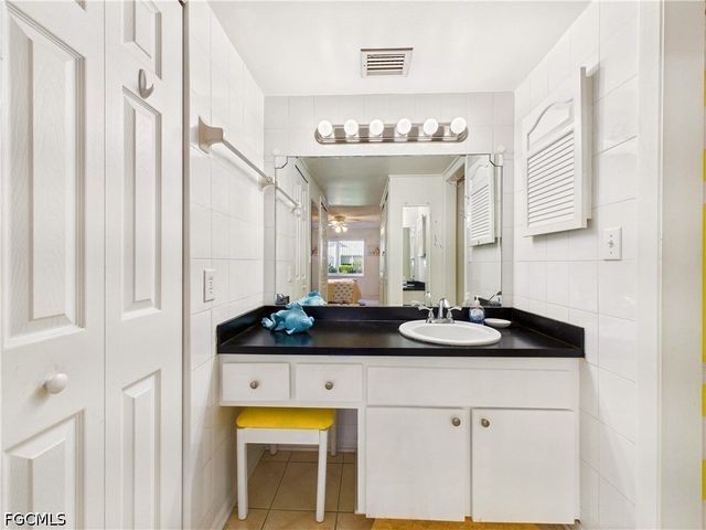 232 Palm DR 47-5, Naples, FL 34112