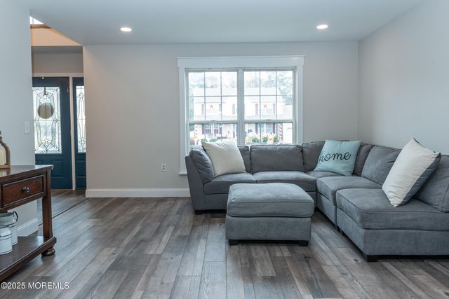 26 Jacqueline Court, Lanoka Harbor, NJ 08734