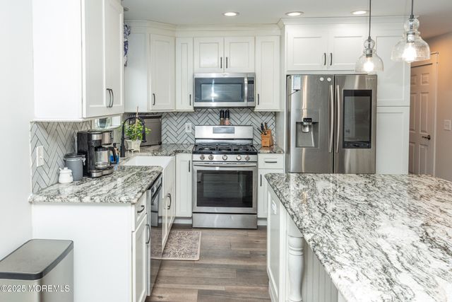 26 Jacqueline Court, Lanoka Harbor, NJ 08734