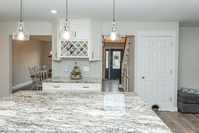 26 Jacqueline Court, Lanoka Harbor, NJ 08734