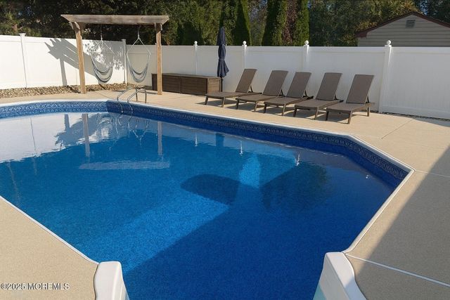 26 Jacqueline Court, Lanoka Harbor, NJ 08734