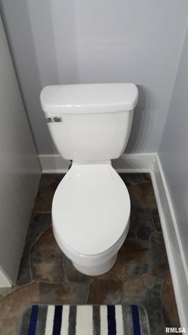 2050 BROADWAY Street, Quincy, IL 62301