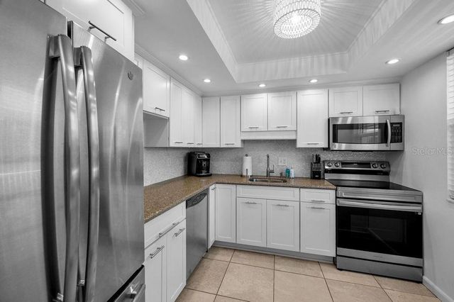 600 SUTTON PLACE B302, Longboat Key, FL 34228