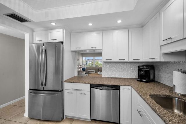 600 SUTTON PLACE B302, Longboat Key, FL 34228