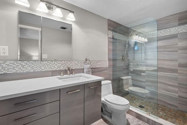 600 SUTTON PLACE B302, Longboat Key, FL 34228