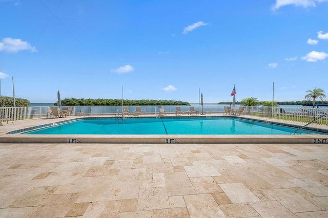 600 SUTTON PLACE B302, Longboat Key, FL 34228