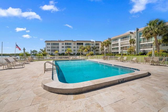 600 SUTTON PLACE B302, Longboat Key, FL 34228