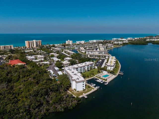 600 SUTTON PLACE B302, Longboat Key, FL 34228