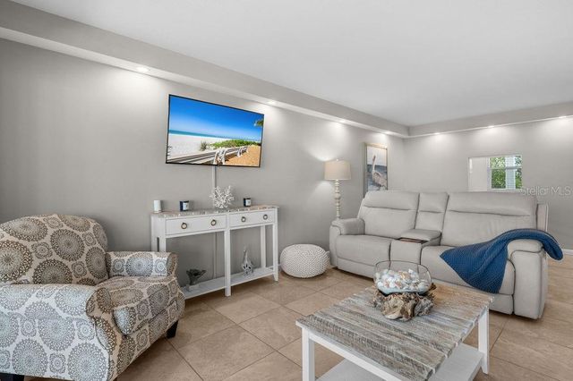 600 SUTTON PLACE B302, Longboat Key, FL 34228