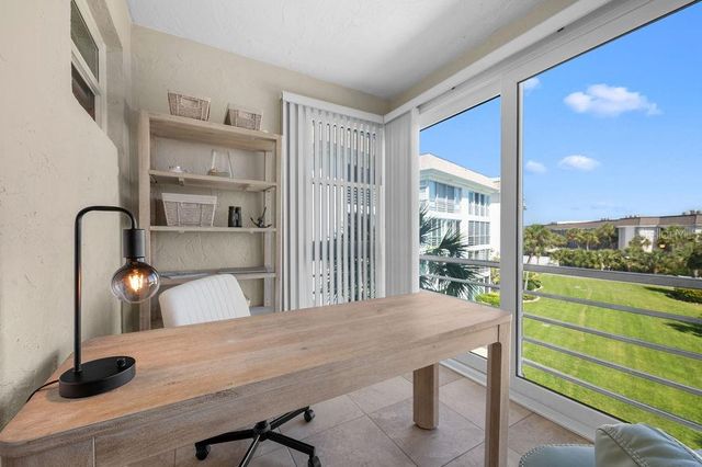 600 SUTTON PLACE B302, Longboat Key, FL 34228