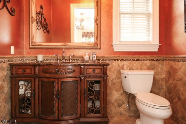 8 Pineview Ln, Boonton Twp., NJ 07005