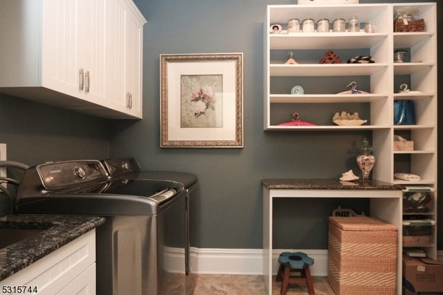 8 Pineview Ln, Boonton Twp., NJ 07005