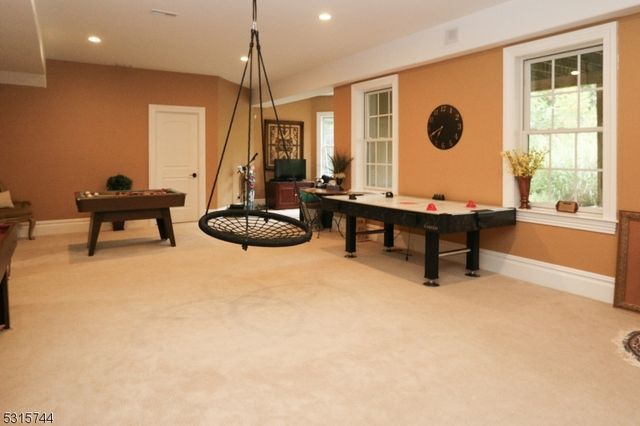 8 Pineview Ln, Boonton Twp., NJ 07005