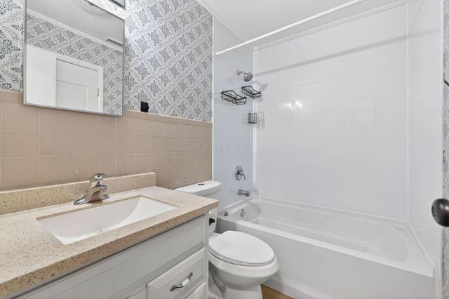 5882 Starcrest Drive, Galloway, OH 43119