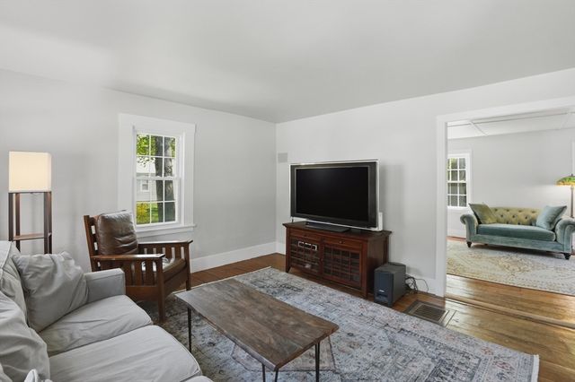 55 Concord St, Holliston, MA 01746