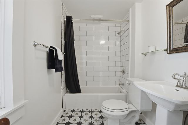 55 Concord St, Holliston, MA 01746