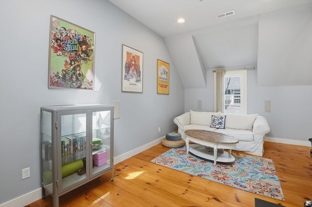 55 Concord St, Holliston, MA 01746