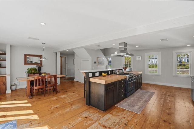 55 Concord St, Holliston, MA 01746