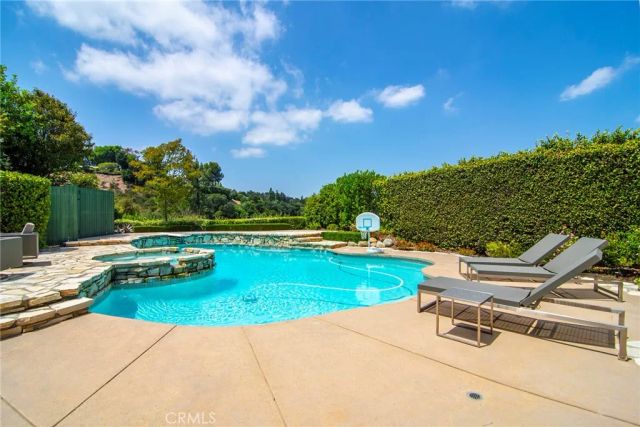 3861 Braewood Court, Tarzana, CA 91356