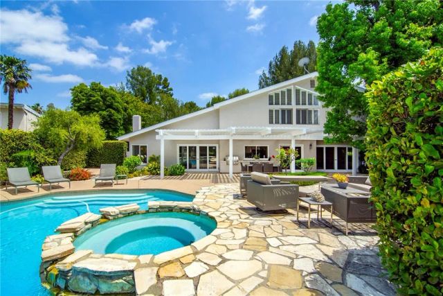 3861 Braewood Court, Tarzana, CA 91356