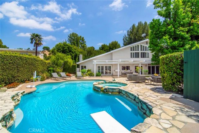 3861 Braewood Court, Tarzana, CA 91356