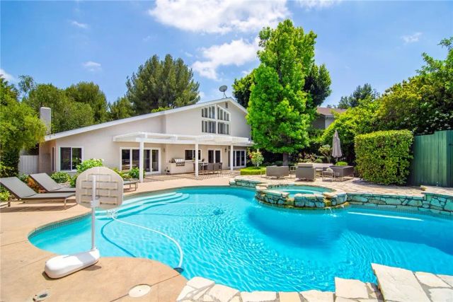 3861 Braewood Court, Tarzana, CA 91356